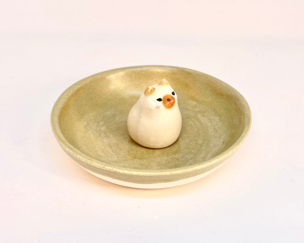Ring Dish - Siamese Cat - Shino Wasabe Glaze