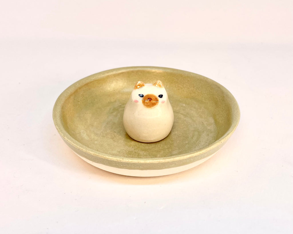 Ring Dish - Siamese Cat - Shino Wasabe Glaze